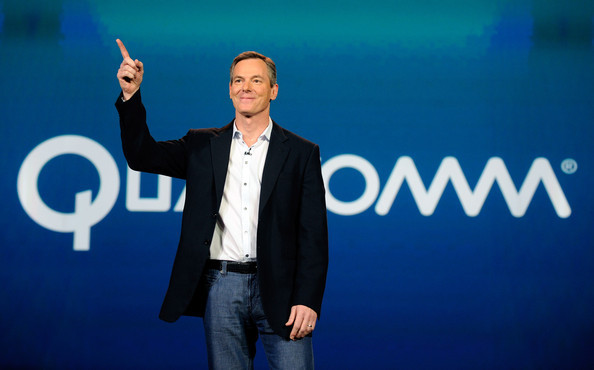 Paul E. Jacobs, sinh ngày 30/10/1962 tại California, Mỹ, là giám đốc điều hành (CEO) hiện tại của Qualcomm. Qualcomm hiện nay là nhà sản xuất hàng đầu trong lĩnh vực vi xử lý cho các sản phẩm di động.