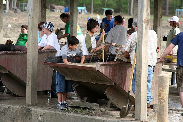 Công viên rộng gần 370 ha, trong đó có một khu vực 10 ha dành riêng cho du khách đào kim cương. Nhờ điểm độc đáo này, công viên thu hút hàng trăm nghìn du khách mỗi năm. Họ tới đây phần lớn đều mong muốn tìm vận may với những viên kim cương đắt giá.
