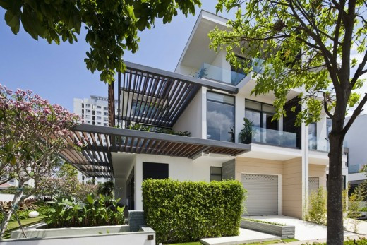 Khu biệt thự hiện đại Indochina Villas Saigon là một dự án được phát triển bởi tập đoàn Indochina Capital. Nó là một tổ hợp nhà ở cao cấp với 114 căn biệt thự sang trọng tọa lạc trên vùng đất chiến lược của TP HCM với diện tích 8 hecta.