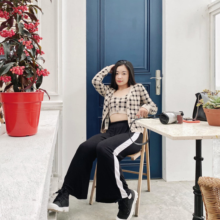 Hà Vi còn là một cô gái rất chăm chỉ luyện tập thể dục thể thao giữ dáng.