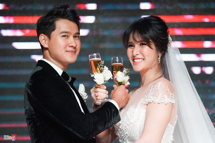 Bạn thân của Thảo Trang tiết lộ với Zing, chú rể Quang Pháp kém cô dâu 9 tuổi. Cả hai quen nhau khi đóng phim chung. Cặp diễn viên hẹn hò một năm qua nhưng kín tiếng. "Ngay cả lễ cưới, Thảo Trang cũng đề nghị khách mời giữ kín thông tin, không chia sẻ với truyền thông", người bạn nói. Ông xã của Thảo Trang hiện theo đuổi nghề diễn viên. Anh đã tham gia một số phim truyền hình nhưng chưa được nhiều khán giả biết tới.