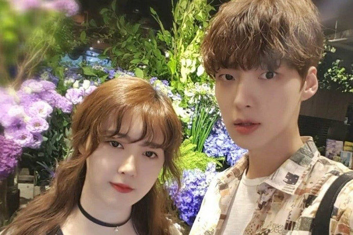 Nữ diễn viên chia sẻ: "Chồng tôi đã thay lòng đổi dạ và muốn ly hôn, trong khi tôi vẫn muốn giữ gia đình này. Tuần tới, phía đại diện chồng tôi sẽ ra thông báo, và tôi nhắc trước với các bạn rằng không có gì trong số đó là sự thật. Tôi hy vọng sự thật sẽ sớm được đưa ra ánh sáng".
