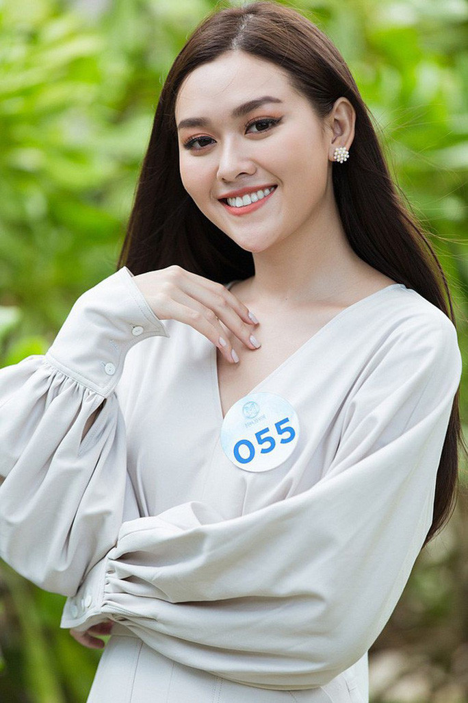 Cận cảnh nhan sắc Nguyễn Tường San.