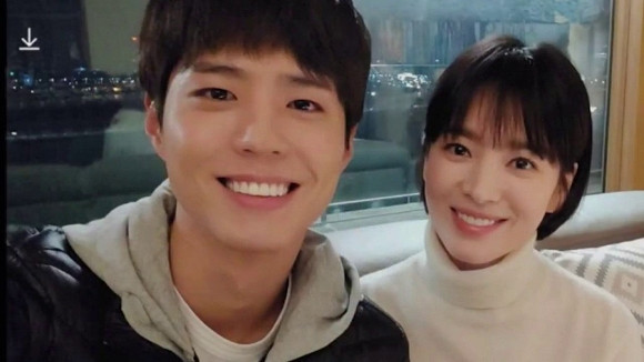 Để sự việc không bị đẩy ra quá xa, công ty quản lý của Park Bo Gum đã lập tức lên tiếng phản bác tin đồn vô căn cứ: "Park Bo Gum, hậu bối cùng công ty Song Joong Ki và bạn diễn của Song Hye Kyo trong bộ phim trước đây cảm thấy bị xúc phạm khi tên mình bị đề cập trong vụ ly hôn của cả hai. Chúng tôi sẽ có hành động pháp lý mạnh mẽ đối với tin đồn vô căn cứ về Park Bo Gum".