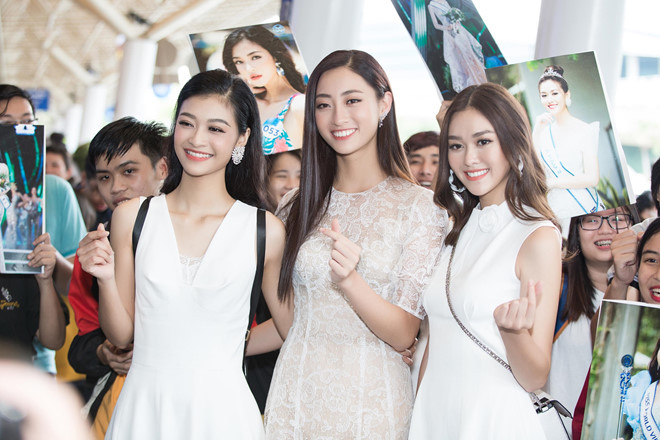 Top 3 Hoa hậu Thế giới Việt Nam 2019 được đánh giá ngang tài, ngang sức. Họ đều là những cô gái 10X năng động, học giỏi, tiếng Anh trôi chảy. Lương Thùy Linh từng là thành viên của đội tuyển học sinh giỏi tiếng Anh cấp quốc gia và sở hữu IELTS 7.5.