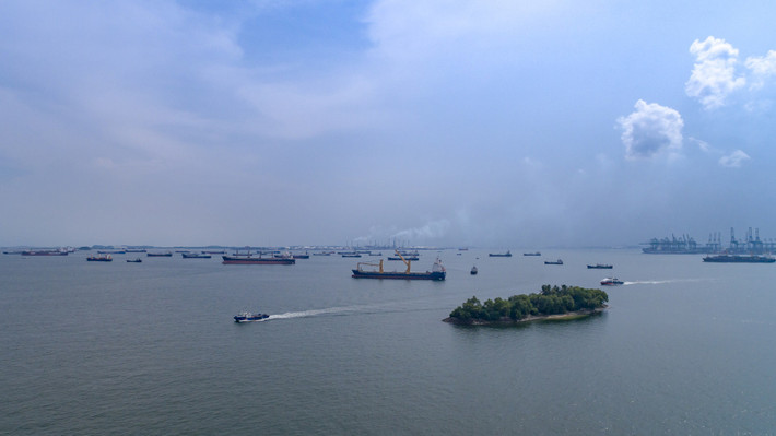 Kết nối Thái Bình Dương và Ấn Độ Dương, eo biển Malacca trải dài 890 km. Trong những thập kỷ qua, eo biển này là nơi xảy ra một số chuyện kỳ bí khó giải.