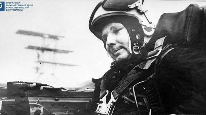 Vào lúc 10h19, Gagarin và Seryogin cất cánh từ căn cứ không quân Chkalovsky gần Moscow. Họ có kế hoạch bay trong ít nhất 30 phút nhưng vào lúc 10h32, Gagarin thông báo cho kiểm soát mặt đất là họ sẽ quay trở về căn cứ.