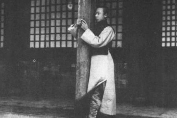 Hình ảnh thời trẻ của Vua Phổ Nghi.