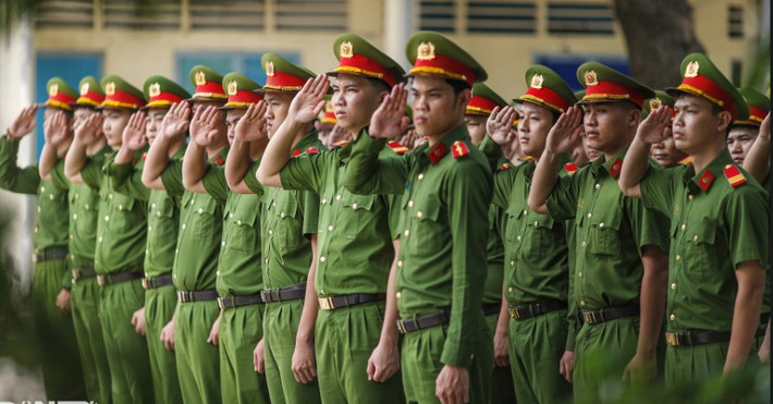 Tiểu đoàn bảo vệ mục tiêu và vận chuyển hàng đặc biệt thuộc Trung đoàn Cảnh sát cơ động Đông Nam TPHCM (Bộ tư lệnh Cảnh sát cơ động - Bộ Công an). Tiểu đoàn hiện có hàng trăm cán bộ chiến sĩ, đóng quân tại Cơ quan thường trực phía Nam (Bộ Công an) trên đường Nguyễn Trãi, phường Nguyễn Cư Trinh, quận 1, TPHCM. Đây là đơn vị mang trọng trách thực hiện hai nhiệm vụ chính là bảo vệ các mục tiêu trọng điểm và vận chuyển các chuyến hàng đặc biệt.