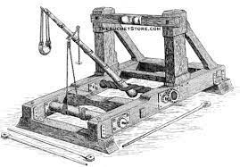 Trong số này, nổi tiếng là trường hợp máy bắn đá Trebuchet đã bắn những tảng đá nặng tới 1.500 kg trong trận đánh năm 1412 của vua Charles II (Pháp) hay trận bao vây Lisbon năm 1147.