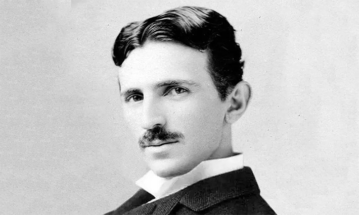 Nhà khoa học nổi tiếng Nikola Tesla (1856 - 1943) đã dành phần lớn thời gian trong cuộc đời để nghiên cứu, sáng chế ra hàng trăm thiết bị. Trong số này, khoảng 300 phát minh của ông được cấp bằng sáng chế. Những sáng chế của ông đều tướng tới tương lai nhằm giúp cuộc sống của con người ngày càng tốt hơn.
