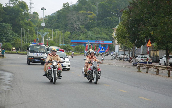 Công tác quản lý nhà nước về an ninh, trật tự được Công an tỉnh chỉ đạo trọng tâm, trọng điểm và đạt nhiều kết quả quan trọng. Quảng Ninh là 1 trong 2 địa phương trên toàn quốc được lựa chọn làm điểm triển khai thực hiện Đề án 06; là một trong các tỉnh hoàn thành sớm nhất các chỉ tiêu trong thực hiện 2 dự án Cơ sở dữ liệu quốc gia về dân cư và Sản xuất, cấp, quản lý CCCD gắn chíp điện tử…