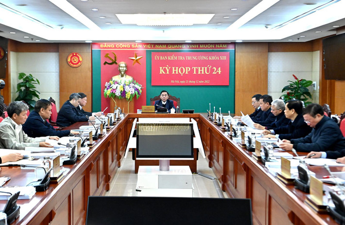 Tại kỳ họp 24, Ủy ban Kiểm tra Trung ương đã Khai trừ ra khỏi Đảng các ông: Nguyễn Hồng Hà - Tổng Lãnh sự Việt Nam tại Osaka, Nhật Bản; Lý Tiến Hùng - nguyên cán bộ Đại sứ quán Việt Nam tại Nga; Nguyễn Lê Ngọc Anh - cán bộ Đại sứ quán Việt Nam tại Malaysia; Vũ Ngọc Minh - nguyên cán bộ Đại sứ quán Việt Nam tại Angola.