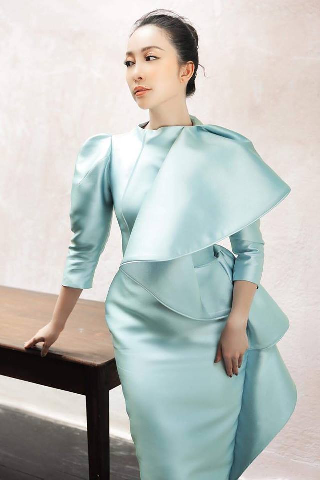 Sự mềm mại, vóc dáng uyển chuyển của một diễn viên múa đều góp phần không nhỏ trong việc tạo dựng gu thời trang sang trọng cho Linh Nga.