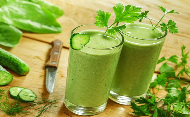 Nước Aojiru: Trong tiếng Nhật, Aojiru có nghĩa đen là “nước xanh” vì nguyên liệu để làm ra loại thức uống này gồm rau cải xoăn, lúa mạch, lá trà xanh.