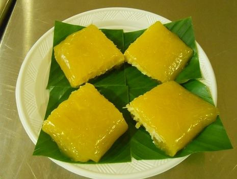 Món bánh này mang ý nghĩa tượng trưng cho lòng thuỷ chung son sắt của các cặp vợ chồng. Phần bột mỏng ôm trọn nhân đậu xanh bên trong thể hiện sự ôm ấp, chở che ấm áp của tình nghĩa vợ chồng.