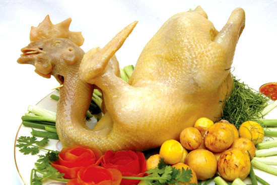 Thực phẩm đã nấu chín, nếu muốn bảo quản phải để nguội rồi mới cho vào tủ lạnh bởi nó có thể làm thức ăn bị biến chất, ngưng đọng hơi nước, gây hại đến các thực phẩm khác và không tốt cho sức khỏe khi ăn.