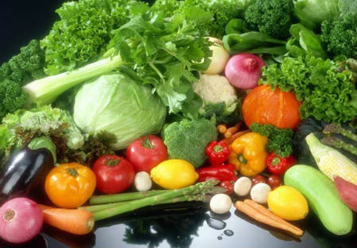Đối với các loại rau, củ, quả như bắp cải, cải thảo, cà chua, cà rốt, khoai tây… sau khi mua về, các bạn có thể để ở nơi thoáng mát chứ không nhất thiết phải cho vào tủ lạnh.