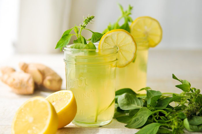 Nước ép gừng và chanh: Thức uống này giúp duy trì sức khỏe nội bộ và giảm cân.