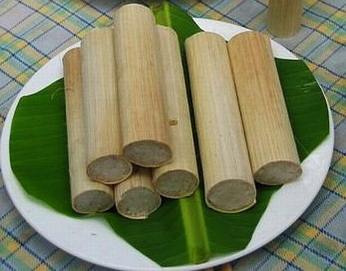Cơm lam đất Tuyên Quang không có nhiều khác biệt với các miền vùng cao khác. Thế nhưng, ai đã từng thưởng thức cơm lam nơi đây sẽ không bao giờ quên được hương vị dẻo thơm của nếp.