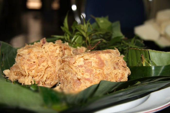 Nem làng Bùi: Nem Bùi được khai sinh ở làng Bùi Xá, xã Ninh Xá, huyện Thuận Thành, tỉnh Bắc Ninh. Nghề làm nem ở đây đã có hàng trăm năm, đời này kế tiếp đời kia phát triển và gìn giữ nghề cha ông để lại. Ảnh: Bắc Ninh Online.