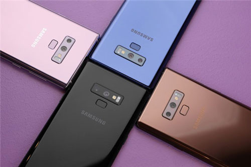 Bên cạnh đó, tính năng DeX trên Samsung Galaxy Note 9 cũng được cải tiến. Điều đó giúp người dùng chỉ cần cáp kết nối chuyển từ cổng USB-Type C sang HDMI để dễ dàng kết nối với màn hình máy tính.