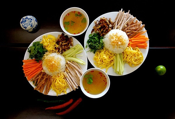 Cơm âm phủ, là một trong những món ăn tiêu biểu cho nghệ thuật chế biến đậm nét văn hóa ẩm thực Huế. Ảnh: Công luận.