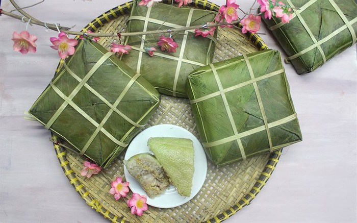 Trong ngày Tết của mỗi gia đình Việt không thể thiếu được món bánh chưng, bánh tét. Món ăn truyền thống này là lời mong ước một năm mới dồi dào, no đủ, sung túc và thịnh vượng.