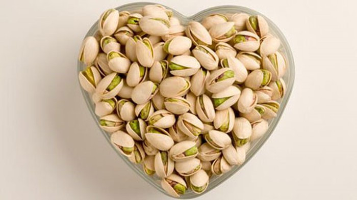 Hạt dẻ cười giàu kali, vitamin B6, đồng và mangan. Loại hạt tốt cho sức khỏe này giúp giảm lượng đường trong máu và hỗ trợ giảm cân.