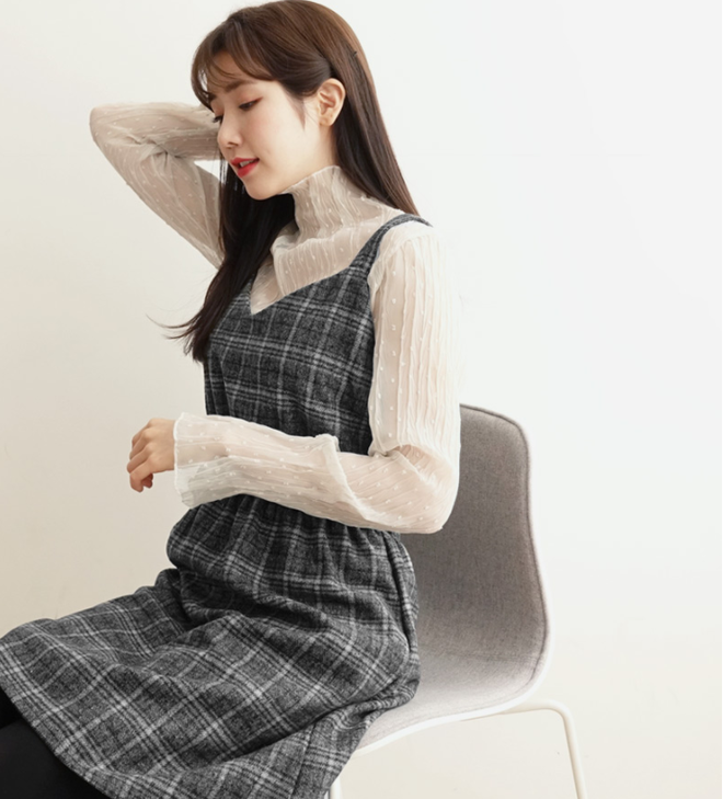 Với set đồ chơi Tết này, bạn nên chọn những thiết kế mỏng nhẹ một chút để khi phối cùng nhau không tạo cảm giác tròn đầy cho vóc dáng.