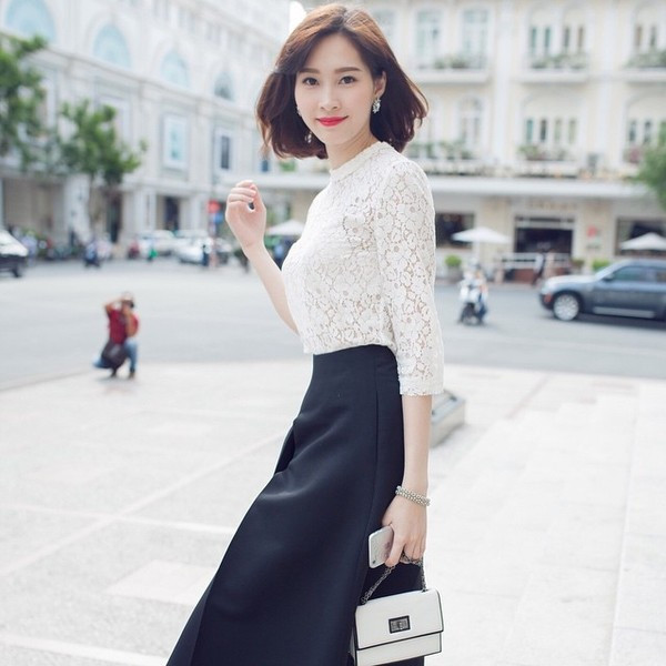Dù người hâm mộ rất tiếc nuối mái tóc dài của Hoa hậu Đặng Thu Thảo nhưng cô cắt tóc ngắn cũng cực xinh và nữ tính.