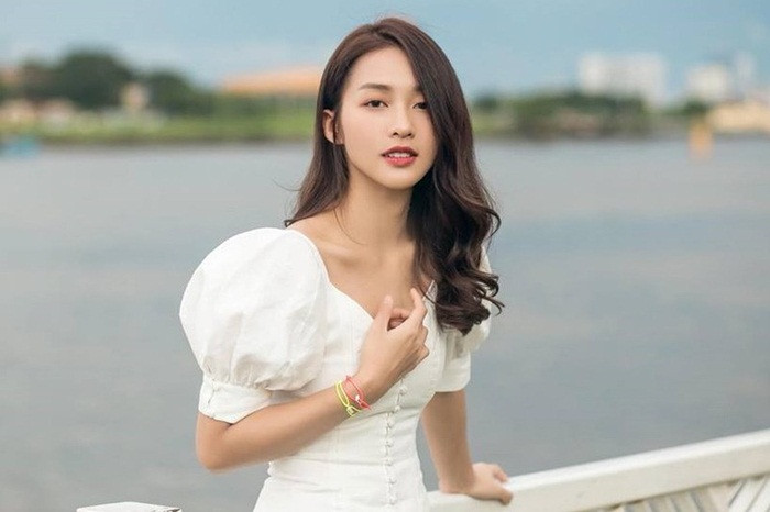 Bên cạnh đó, Khả Ngân hạn chế dung nạp thực phẩm nhiều dầu mỡ. Cô cũng không ăn nhiều đạm động vật. Thỉnh thoảng, cô cũng ăn tinh bột nhằm cân bằng hàm lượng chất dinh dưỡng, tốt cho quá trình trao đổi chất.
