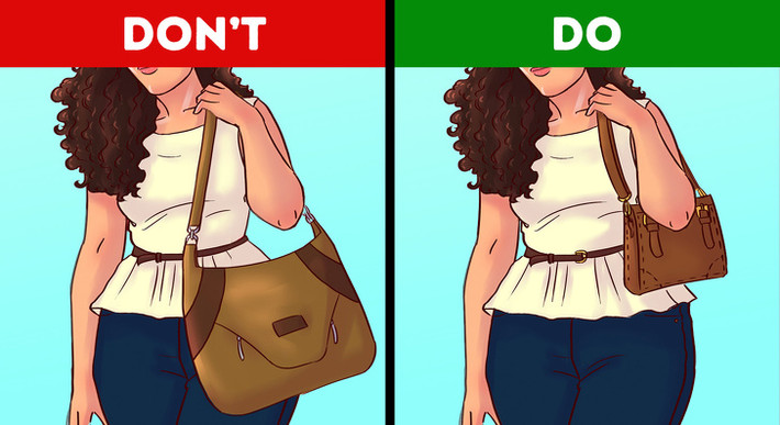 3. Nếu bạn có một hình dạng quả lê: Bạn không muốn trông béo hơn từ thắt lưng trở xuống, vì vậy, hãy tập trung quanh vai và ngực. Đừng chọn chiếc túi xách rơi xuống dưới vòng eo. Bạn có thể dùng túi đeo vai và nếu bạn thích túi đeo thắt lưng, bạn cũng có thể sử dụng một túi ngang ngực.