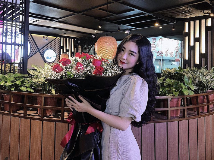 Bạn gái cầu thủ Đức Chinh là Hà Mai Trang (SN 1998, ở Bắc Giang). Cô nàng đang học Đại học Mỹ thuật. Cô nàng có phong cách thời trang gợi cảm, sành điệu và luôn cập nhật các xu hướng thời trang mới nhất.