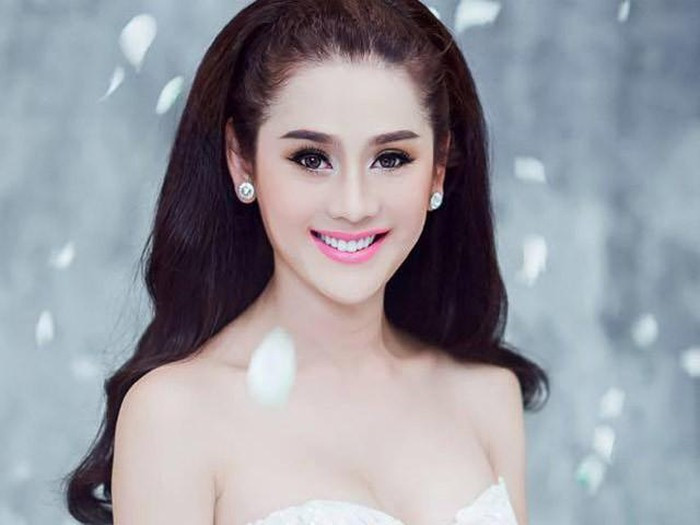 Lâm Khánh Chi cho rằng vì đã sở hữu thân hình thon gọn nên không cần phải ăn kiêng cũng như tập thể dục quá mức. Cô hạn chế ăn khuya và ngủ sớm để vừa đẹp da lại đẹp dáng.