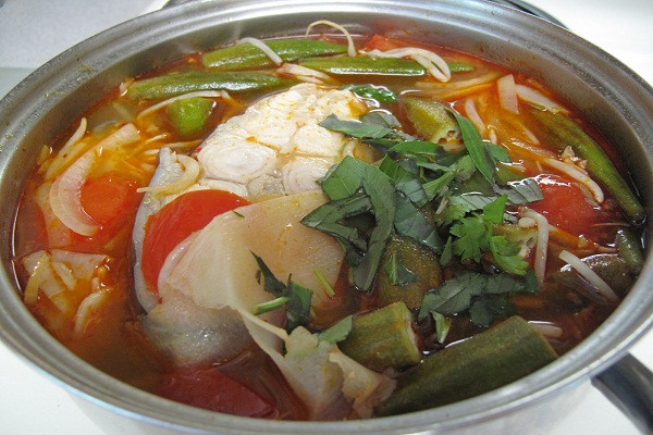 Cá bông lau nấu măng chua: Không chỉ được dùng để kho, rim, hay om chuối đậu mà cá bông lau nấu măng chua cũng là món ăn đặc trưng tại vùng nơi đây. Với hương vị thanh mát, sự hòa quyện tinh tế của cá bông lau, giá đỗ, măng chua, bạc hà… sẽ giúp bữa ăn gia đình bạn thêm phần hấp dẫn.