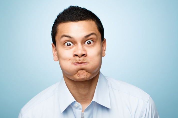 Nín thở: Nín thở là một phương pháp chữa nấc đã được kiểm chứng tính hiệu quả. Nó hiệu quả bởi nó làm tăng lượng khí CO2 trong máu và điều này làm ngưng cơn co thắt của cơ hoành.
