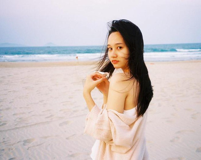 Nhan sắc xinh xắn, đôi mắt long lanh to tròn của Trúc Anh được nhiều người nhận xét là "sinh ra để vào vai Hà Lan của Mắt Biếc".