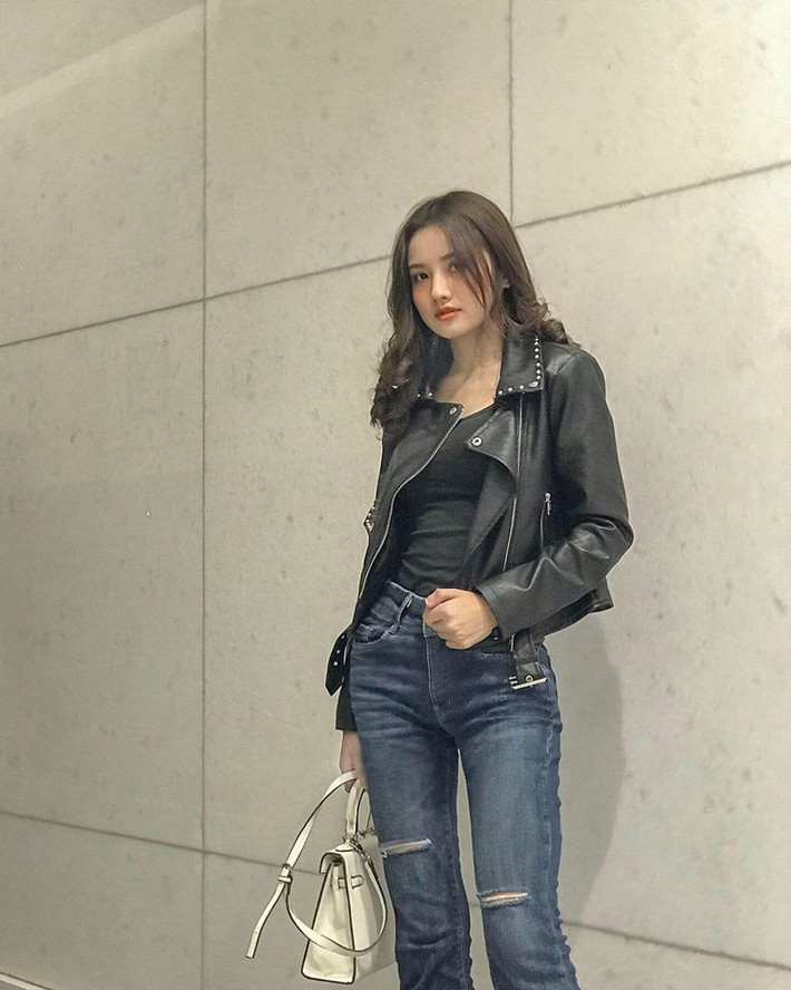 Được biết, Khương Thị Thanh Hằng bắt đầu làm người mẫu ảnh từ năm học lớp 9 cho đến hiện tại.