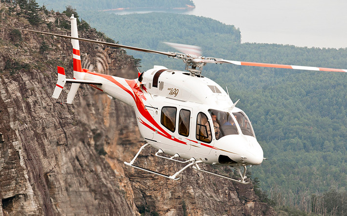 Chiếc Bell 429 có thể bay với tốc độ lên tới 278 km/h. Nội thất của nó đặc biệt rộng rãi với sức chứa lên đến 7 hành khách cộng với một phi công và có thể được thiết kế lại để phù hợp với các nhiệm vụ khác nhau.