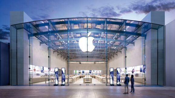 4. Với 74,5 triệu chiếc iPhone được bán ra, Apple đã bán được số sản phẩm nhiều gấp 7 lần so với số điện thoại Nokia của Microsoft.