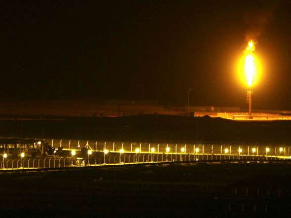 Tiếp sau Mỹ là Ả Rập Saudi với trữ lượng dầu thô mỗi ngày là 11,59 triệu thùng. Nền kinh tế Ả Rập Saudi phụ thuộc nhiều vào dầu mỏ, chiếm 85 % doanh thu trong năm 2013, theo thống kê hàng năm của OPEC năm 2014.