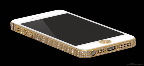 iPhone 5 nạm vàng, kim cương có giá trị lên tới 1 triệu USD (tương đương 21 tỷ đồng). Chiếc iPhone 5 này được xây dựng bằng kim loại quý và đá quý. Vòng bezel, viền quanh thân máy và nút Home được nạm vàng 24 carat.