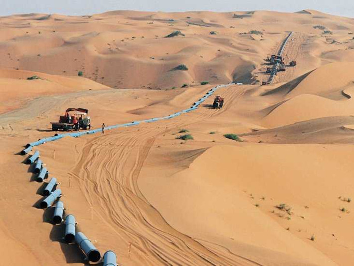 Mỏ dầu Ghawar của Ả rập Saudi có đủ trữ lượng để đổ đầy 4.770.897 bể bơi tiêu chuẩn Olympic. Đây là mỏ dầu lớn nhất thế giới với trữ lượng còn lại ước tính khoảng 75 tỷ thùng. Mỗi bể bơi Olympic có thể chứa được 660.253,09 gallon chất lỏng.