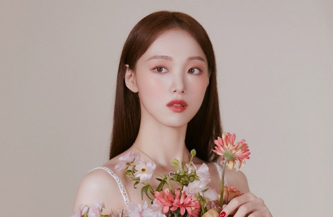 Theo Lee Sung Kyung, khi nhai chậm thì sẽ cảm thấy no hơn. Hãy tránh uống quá nhanh và ăn quá nhiều.