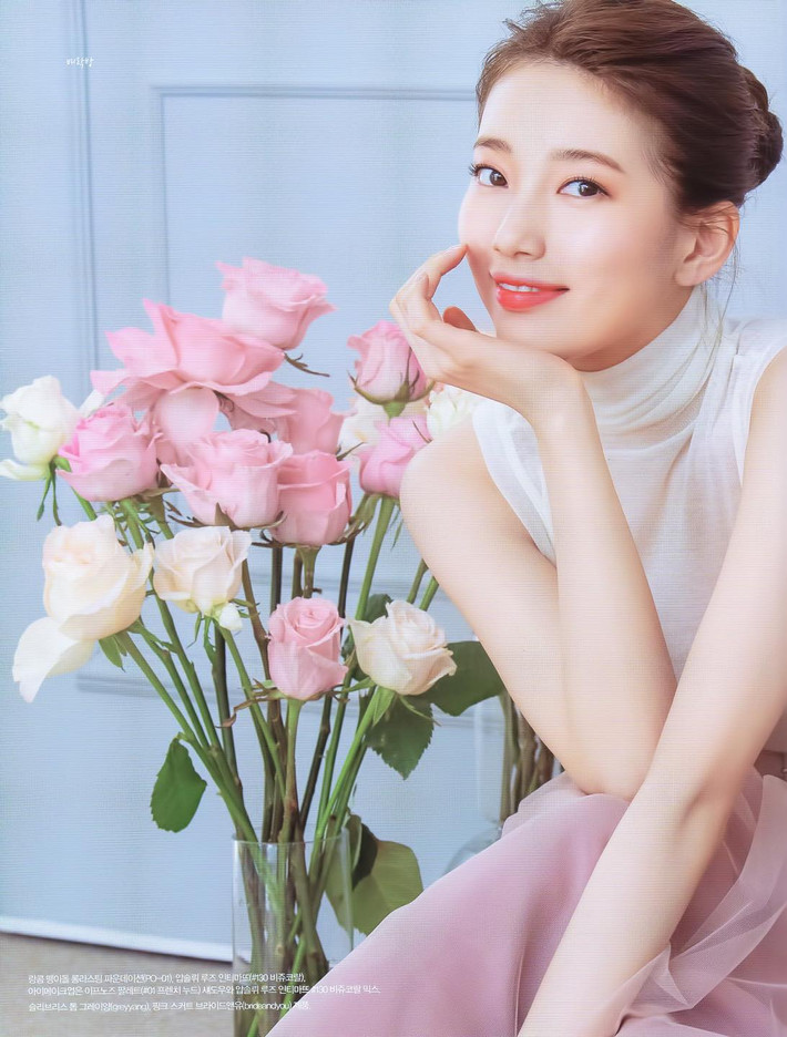 Nữ thần tượng, diễn viên còn thường thực hiện một động tác khác khá đặc biệt, giúp làm săn chắc phần thân trên. Đó là động tác mô phỏng lại dáng của chú chim cánh cụt.