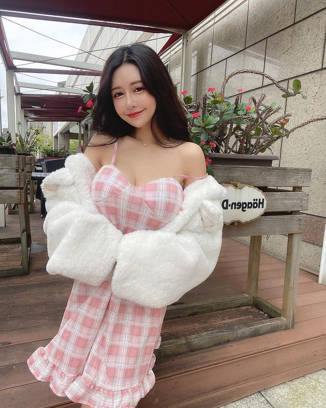 Tuy nhiên, An Hi cũng nhắc nhở bản thân và mọi người hãy ăn nhiều hoa quả, cân bằng dinh dưỡng để nâng cao đề kháng, tuân thủ đầy đủ các quy tắc chống dịch.