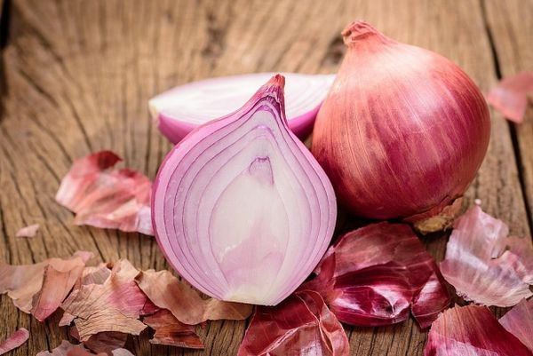 Bên cạnh đó, hành tây cũng giúp ngăn ngừa loãng xương, tăng cường khả năng chống lão hóa. Càng ăn nhiều thì bạn càng trẻ.