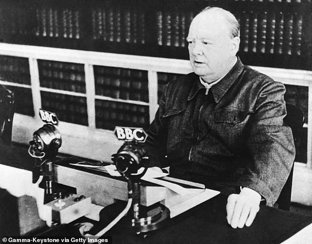 Trong bài phát biểu, Thủ tướng Churchill cảnh báo rằng trận chiến nước Anh sắp xảy ra và nước Anh sẽ phải đối mặt với cuộc xâm lược của phát xít Đức.