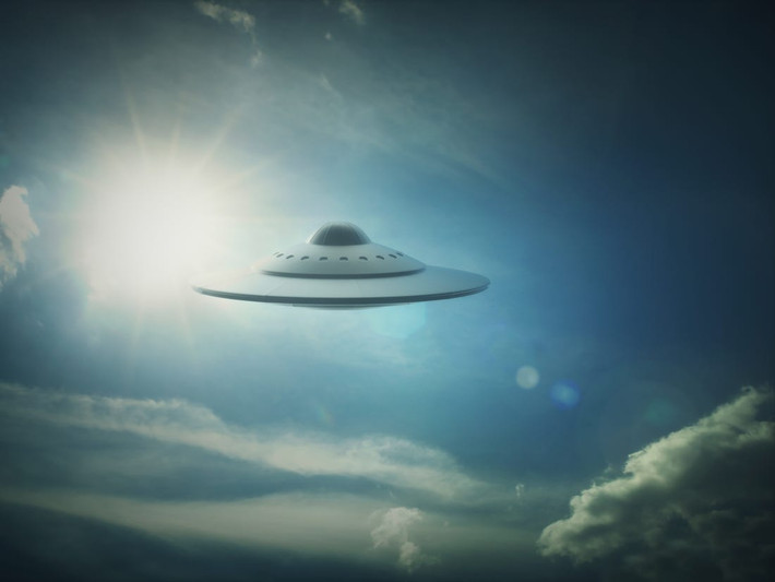 Một nghiên cứu chỉ ra, từ năm 1990 đến nay, nhiều UFO được báo cáo xuất hiện tại San Clemente. Thậm chí, người ta còn đặt biệt danh cho nơi này là "thủ đô UFO" trên thế giới.